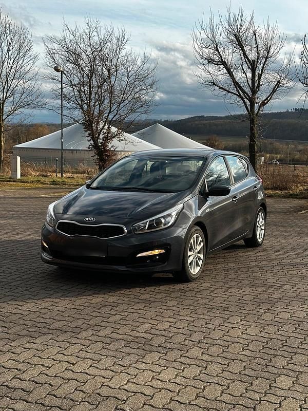 Gebraucht Kia Ceed GT 100 PS (73 kW) 2016 Grau Limousine