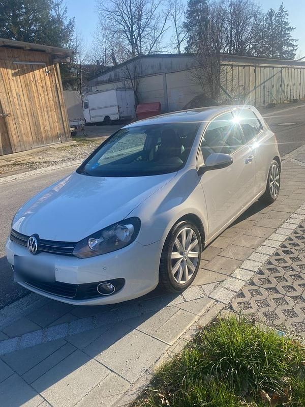 Gebraucht VW Golf VI Highline 140 PS (102 kW) 2009 Weiß Kleinwagen