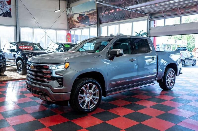 Neu Chevrolet Silverado 309 PS (227 kW) 2025 Sterling grey SUV