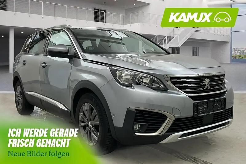 Silber / grau Gebraucht 2020 Peugeot 5008 SUV | 16.900 € (Superpreis) - Bild 1/4