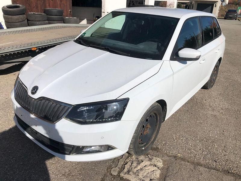 Gebraucht Skoda Fabia Style 110 PS (80 kW) 2015 Weiß Kombi