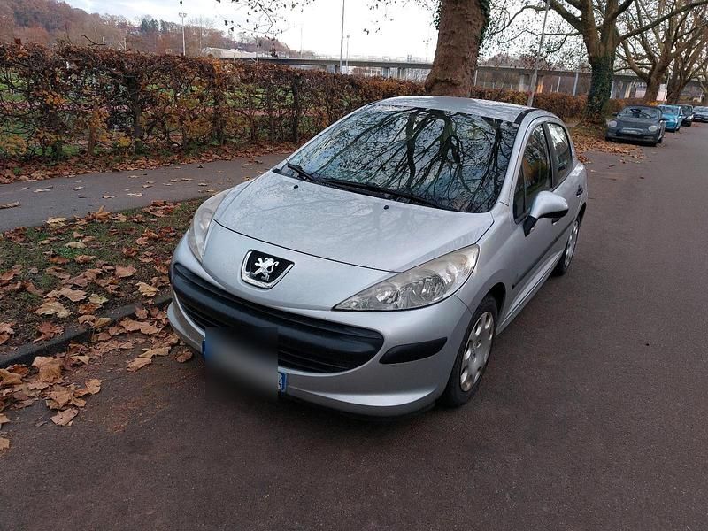 Silber Gebraucht 2006 Peugeot 207 Limousine | 1.200 € (Fairer Preis) - Bild 1/4