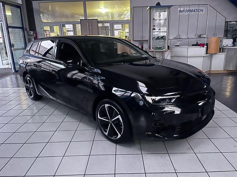 Gebraucht Opel Astra 131 PS (96 kW) 2025 Schwarz Kombi