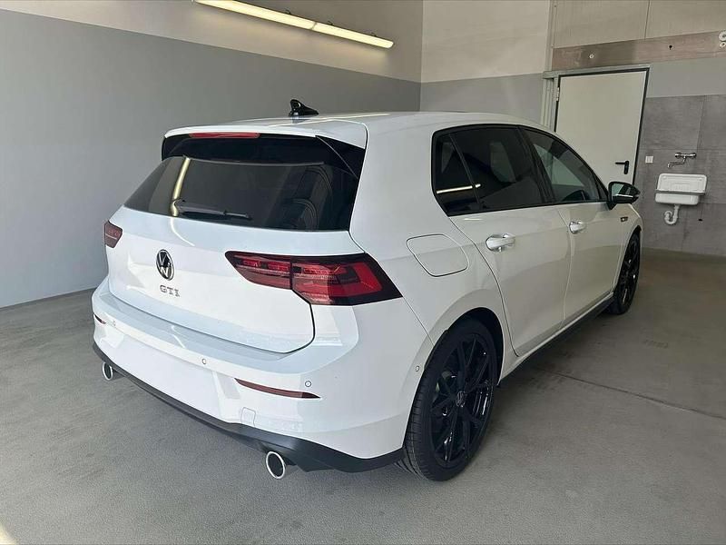 Gebraucht VW Golf VIII GTI 245 PS (180 kW) 2024 [0q0q] pure white Limousine