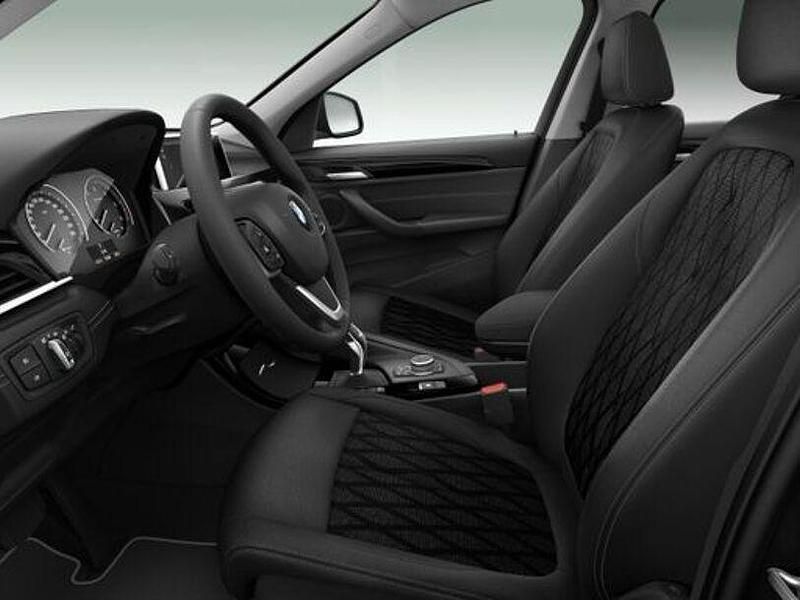 Gebraucht BMW X1 xLine 190 PS (139 kW) 2022 Black sapphire metallic SUV