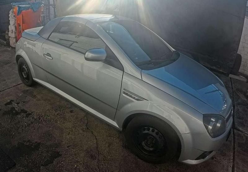 Gebraucht Opel Tigra Sport 125 PS (91 kW) 2004 Silber Cabrio