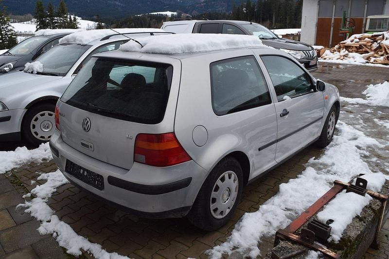 Gebraucht VW Golf III 101 PS (74 kW) 1998 Silber Limousine