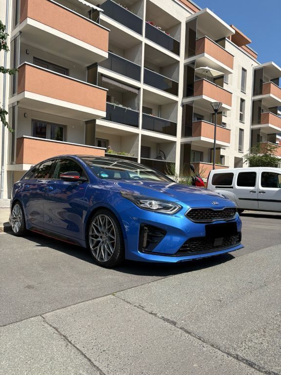 Blau Gebraucht 2019 Kia ProCeed GT Kleinwagen | 21.999 € (Guter Preis) - Bild 1/4