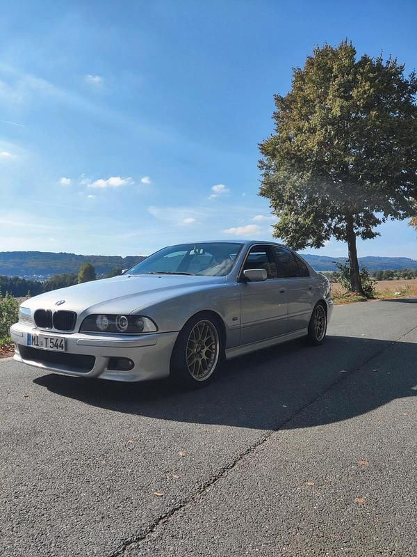 Silber Gebraucht 1998 BMW 540 Limousine | 14.200 € (Fairer Preis) - Bild 1/4