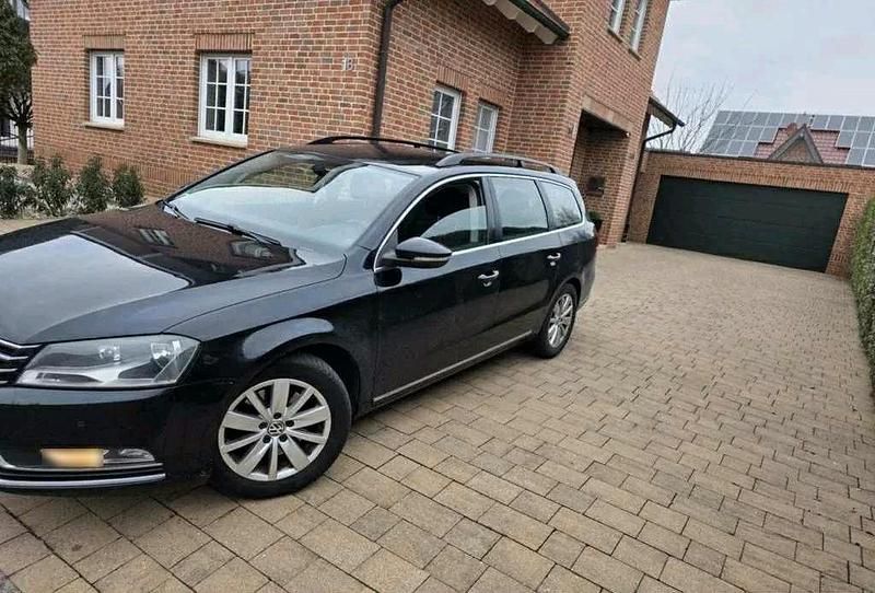 Gebraucht VW Passat 105 PS (77 kW) 2012 Schwarz Kombi