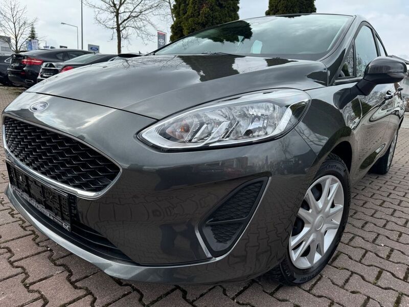 Grau Gebraucht 2019 Ford Fiesta Kleinwagen | 8.800 € (Guter Preis) - Bild 1/4