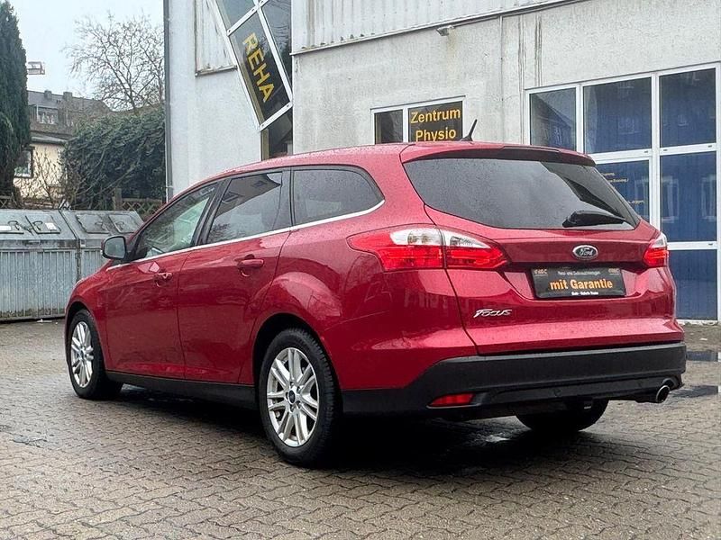 Gebraucht Ford Focus Titanium 163 PS (119 kW) 2019 Rot Limousine