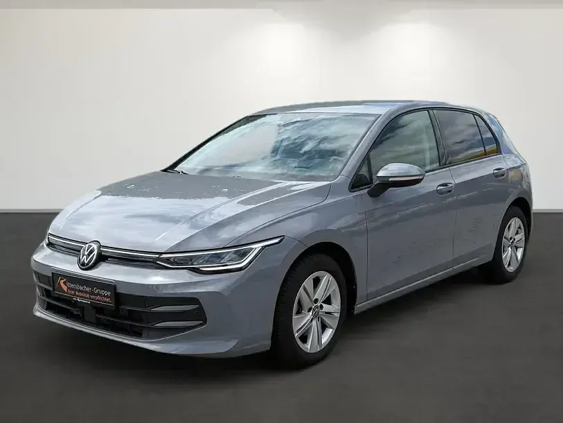 Gebraucht VW Golf VIII Life 150 PS (110 kW) 2025 Mondsteingrau Limousine