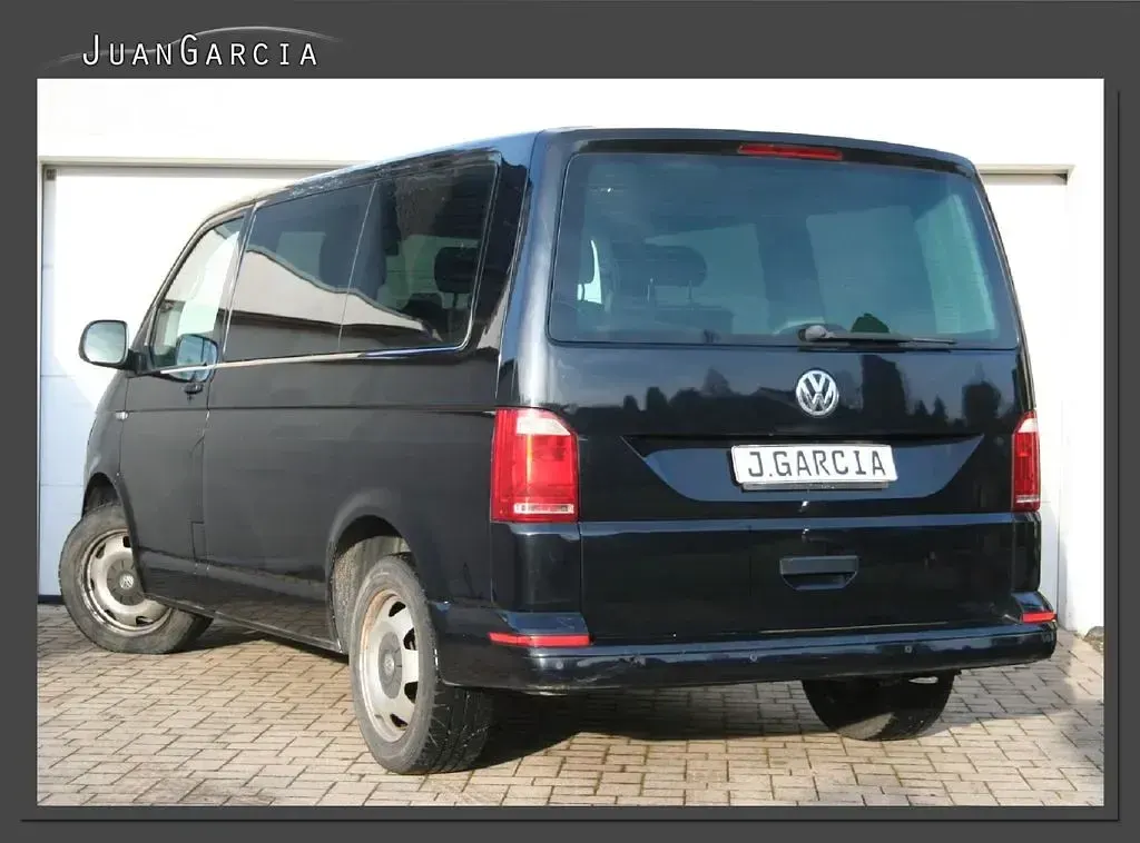 Gebraucht VW Multivan Trendline 150 PS (110 kW) 2015 Schwarz Van / Kleinbus