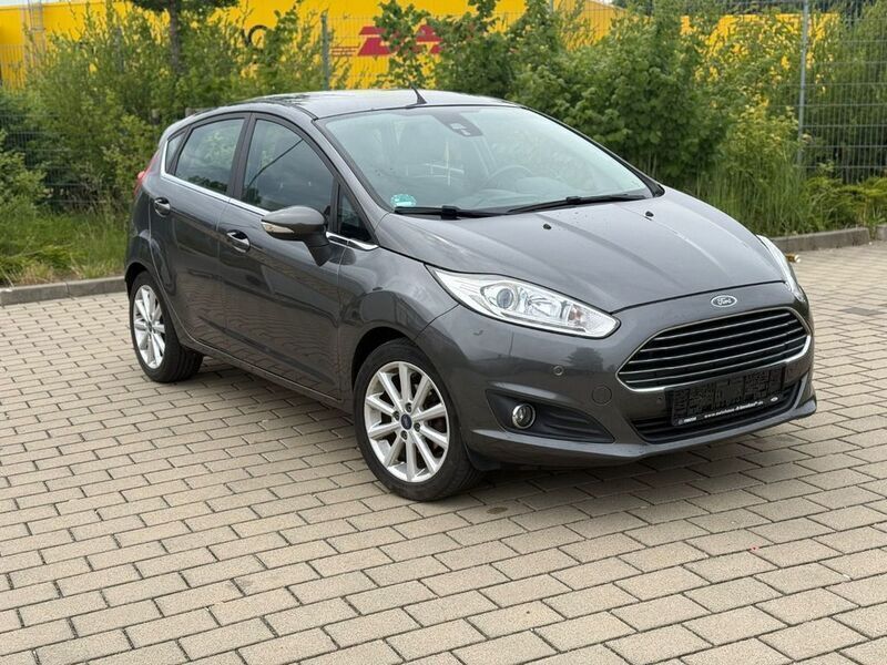 Grau Gebraucht 2017 Ford Fiesta Titanium Kleinwagen | 6.499 € (Superpreis) - Bild 1/4