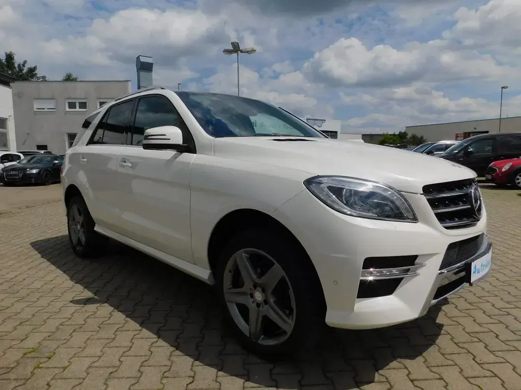 Gebraucht Mercedes ML350 AMG Edition 1 258 PS (189 kW) 2012 Weiß SUV