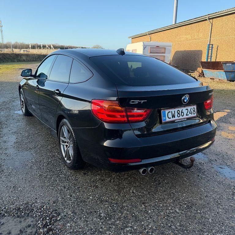 Gebraucht BMW 320 Gran Turismo 190 PS (139 kW) 2016 Schwarz SUV