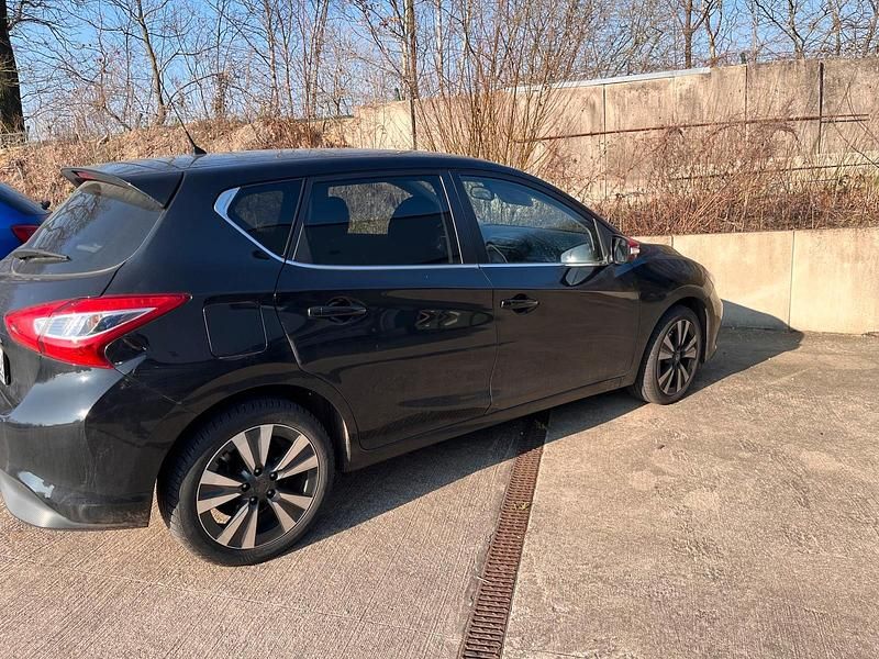 Gebraucht Nissan Pulsar 115 PS (84 kW) 2015 Schwarz Kleinwagen