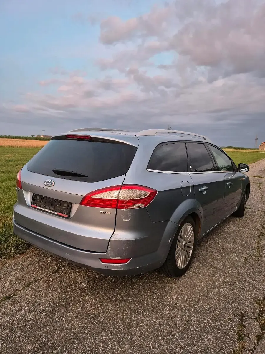Gebraucht Ford Mondeo 130 PS (95 kW) 2008 Blau Kombi