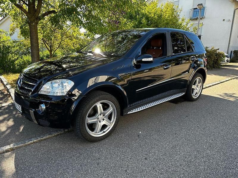 Schwarz Gebraucht 2007 Mercedes ML500 SUV | 15.200 € (Teuer) - Bild 1/4