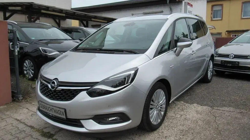 Gebraucht Opel Zafira Innovation 140 PS (102 kW) 2017 Silber Van / Kleinbus