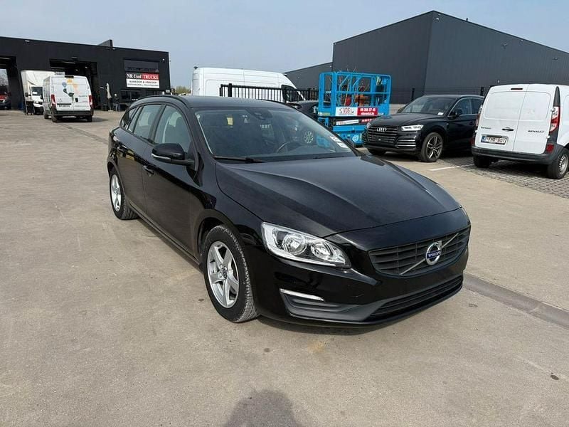 Gebraucht Volvo V60 120 PS (88 kW) 2018 Schwarz Kombi