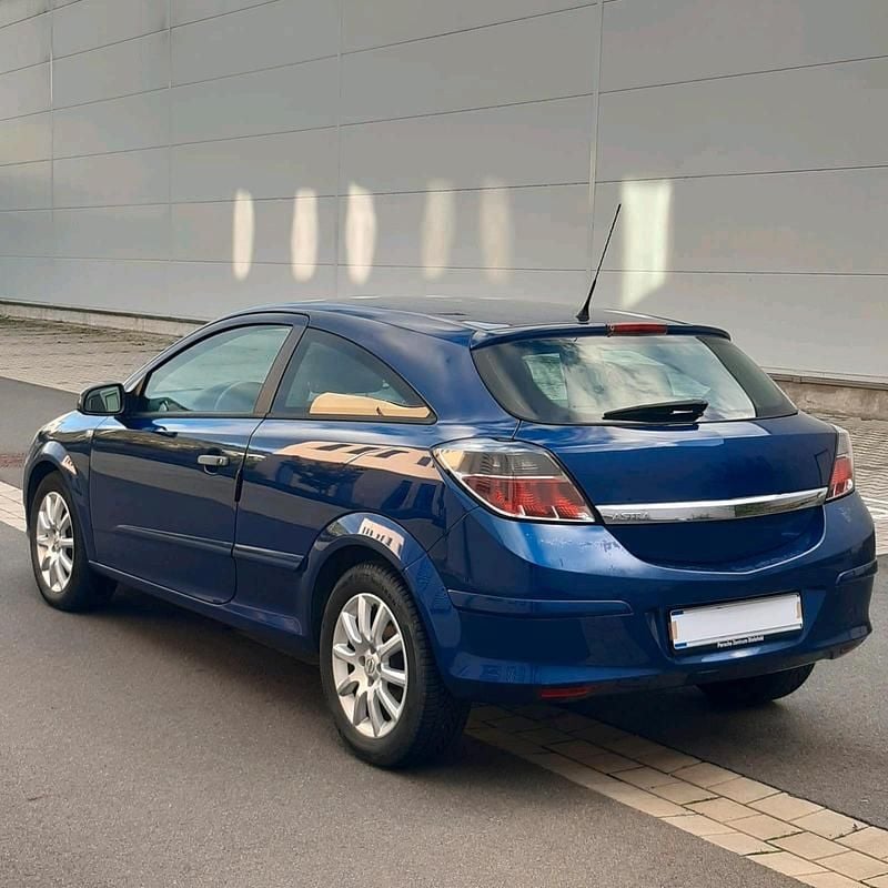 Blau Gebraucht 2005 Opel Astra GTC Coupé | 2.450 € (Guter Preis) - Bild 1/4