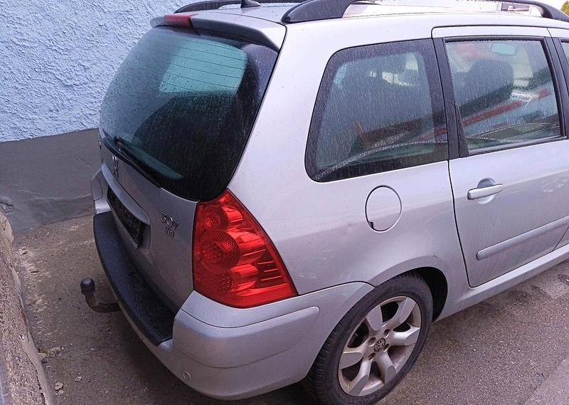 Gebraucht Peugeot 307 109 PS (80 kW) 2008 Silber Kombi
