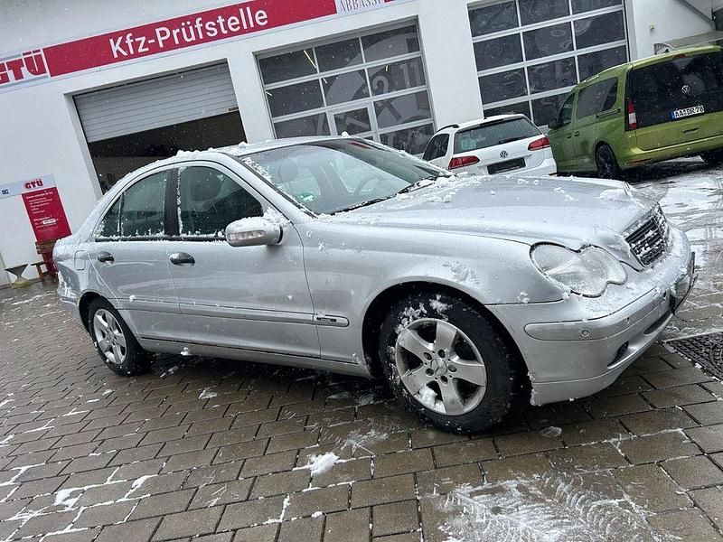 Gebraucht Mercedes C200 163 PS (119 kW) 2002 Silber Limousine