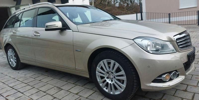 Gold Gebraucht 2011 Mercedes C220 Limousine | 5.150 € (Superpreis) - Bild 1/4