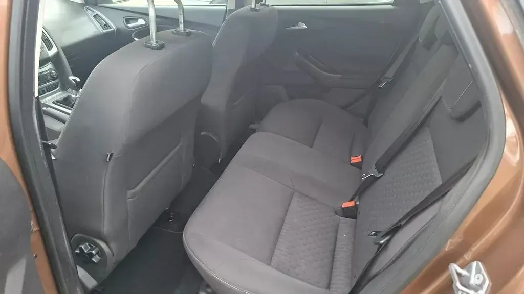 Occasion Ford Focus Trend 125 ch (91 kW) 2014 Marron Berline