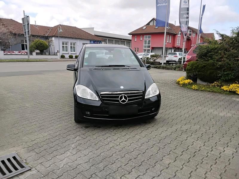 Gebraucht Mercedes A160 95 PS (69 kW) 2010 Schwarz Kleinwagen