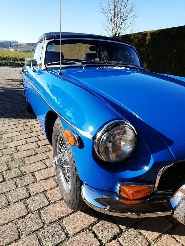 Second-hand MG B 95 CP (69 kW) 1972 Albastru Cabrio