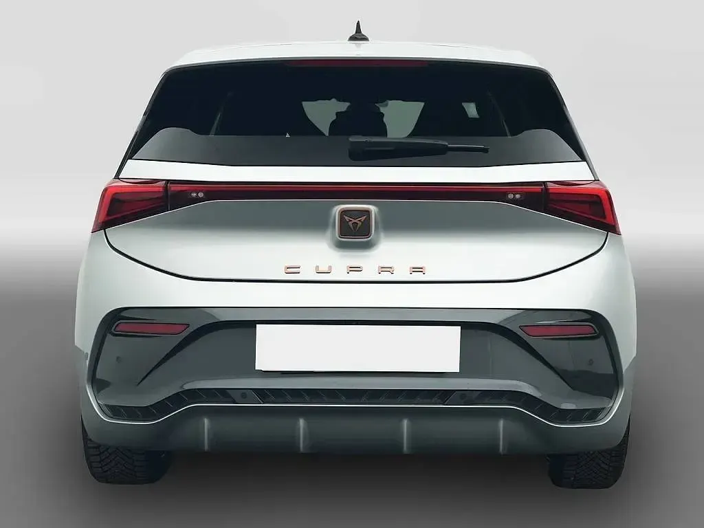 Second-hand Cupra Born 169 kW (231 CP) 2025 Argintiu Hatchback