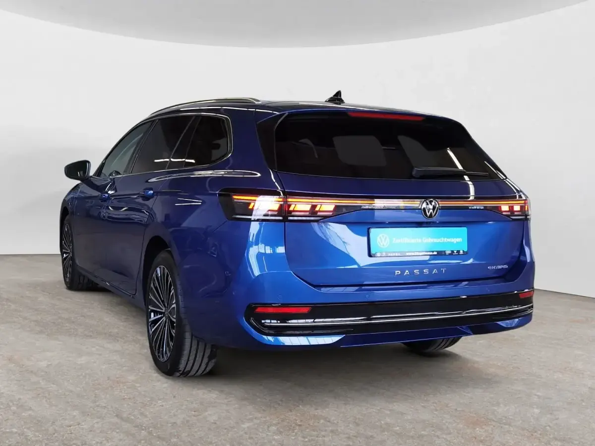 Gebraucht VW Passat Elegance 204 PS (150 kW) 2025 Kombi