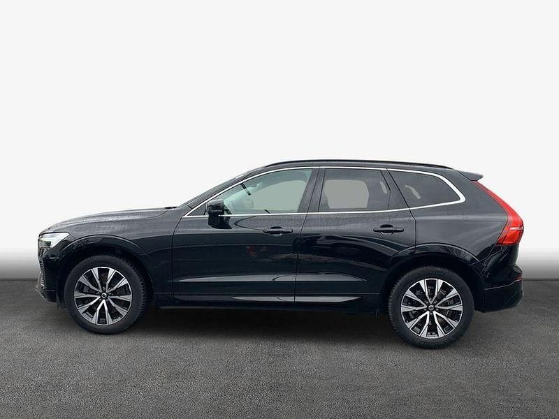Używany Volvo XC60 Core 197 KM (144 kW) 2023 Czarny SUV