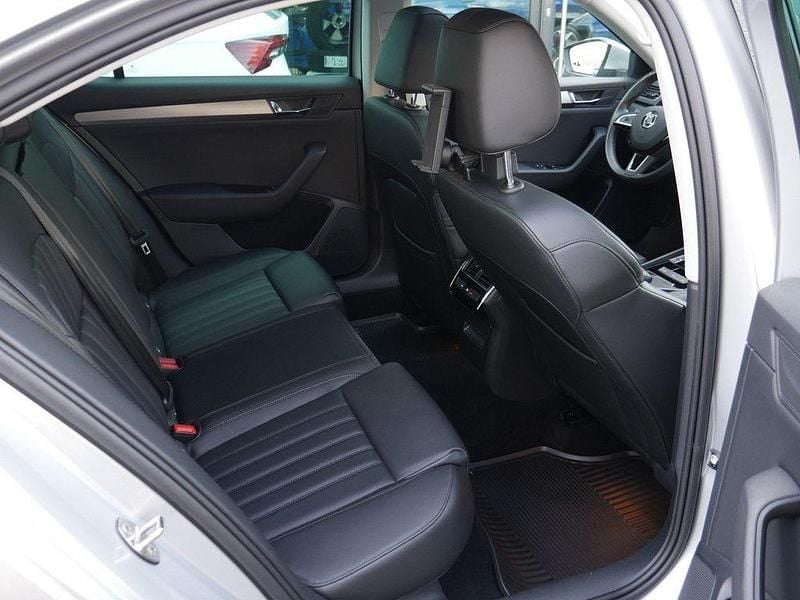 Gebraucht Skoda Superb Style 190 PS (139 kW) 2016 Silber Limousine