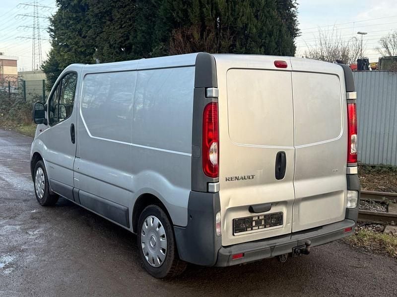Gebraucht Renault Trafic 114 PS (83 kW) 2007 Grau Van / Kleinbus