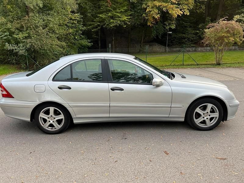 Gebraucht Mercedes C200 122 PS (89 kW) 2005 Silber Limousine