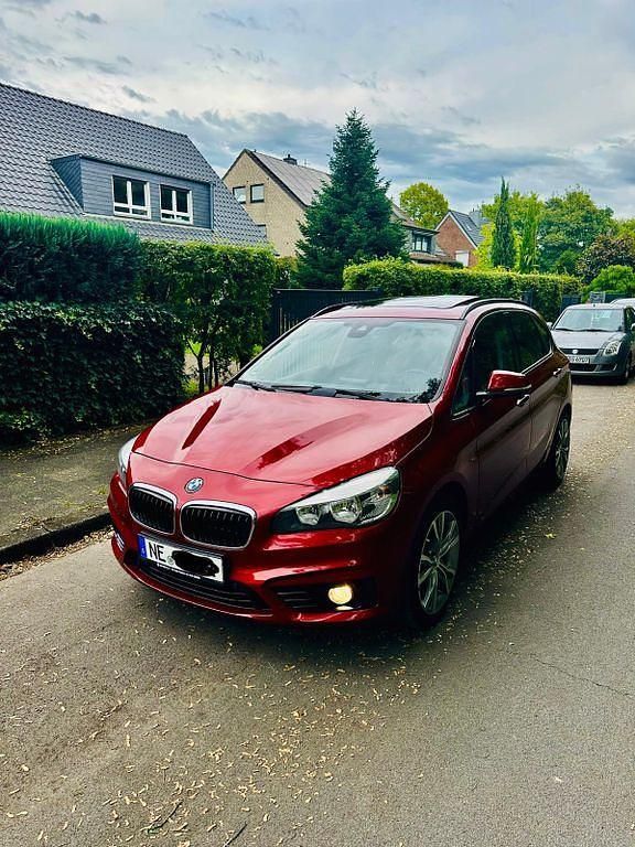 Rot Gebraucht 2014 BMW 218 Performance Limousine | 11.700 € (Fairer Preis) - Bild 1/4
