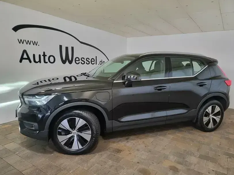 Gebraucht Volvo XC40 211 PS (155 kW) 2021 Onyx black / metallic (metallic) SUV