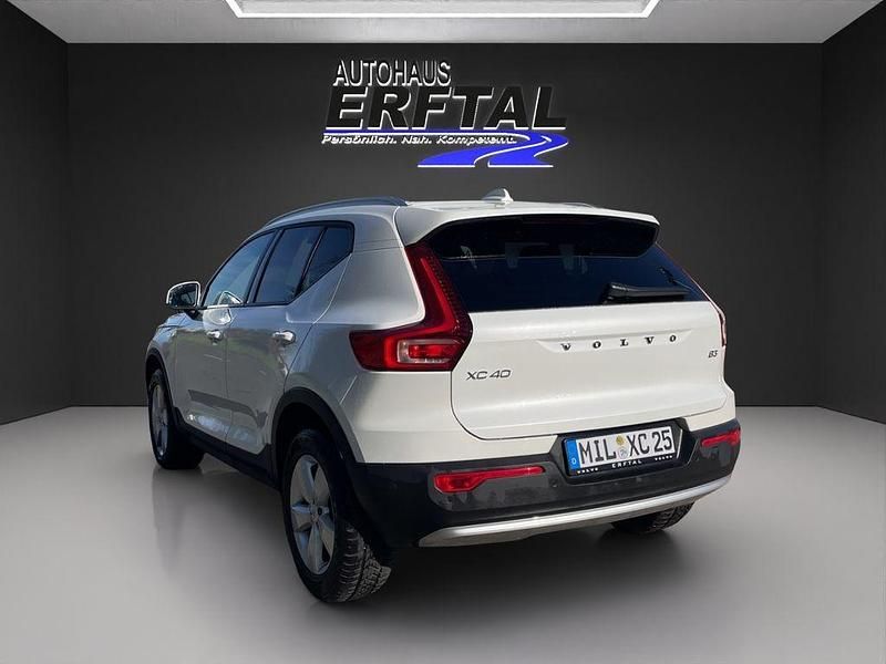 Gebraucht Volvo XC40 Core 163 PS (119 kW) 2024 Weiß SUV