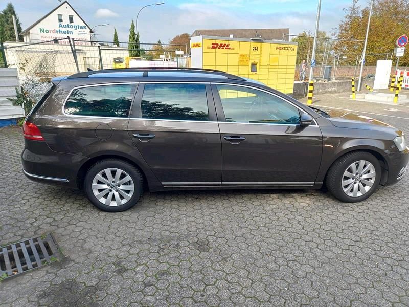 Usata VW Passat 122 CV (89 kW) 2013 Marrone Station wagon