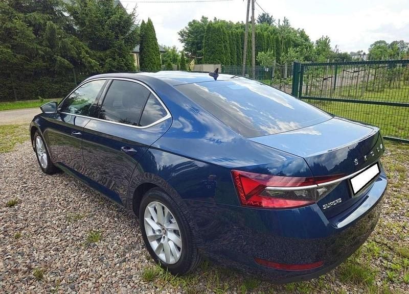 Gebraucht Skoda Superb 150 PS (110 kW) 2019 Blau Limousine