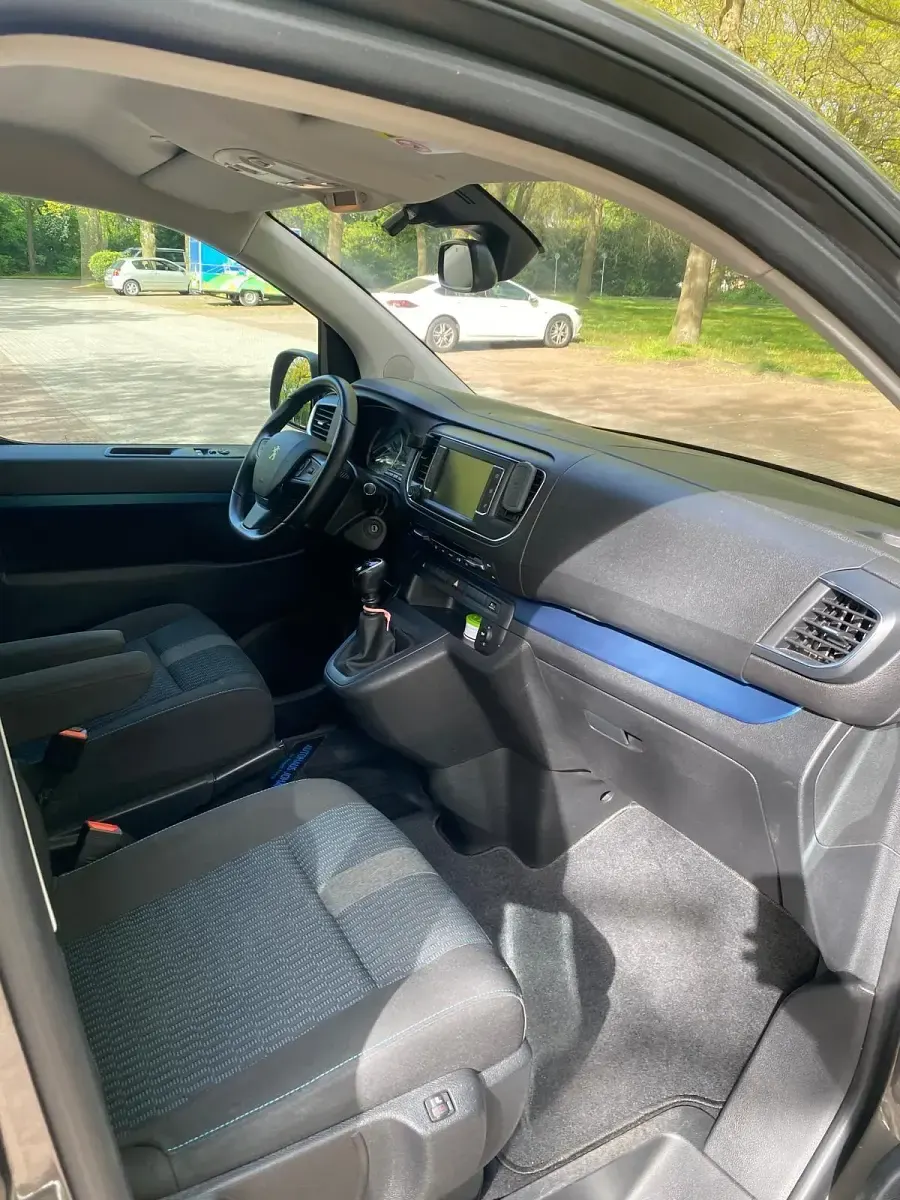 Gebraucht Peugeot Traveller Allure 145 PS (106 kW) 2021 Grau Van / Kleinbus