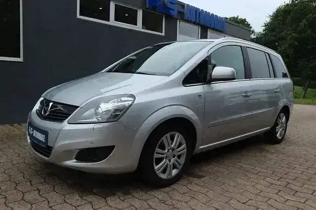 Gebraucht Opel Zafira Innovation 140 PS (102 kW) 2010 Silber Van / Kleinbus