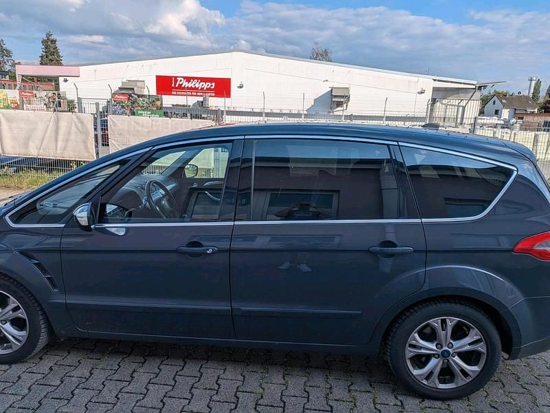 Second-hand Ford S-MAX Titanium 145 CP (106 kW) 2011 Albastru Monovolum