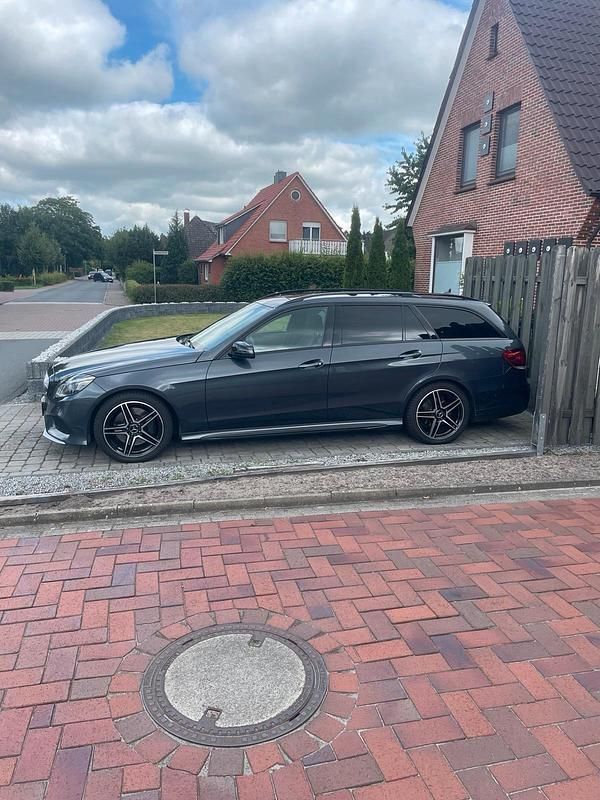 Grau Gebraucht 2013 Mercedes E350 AMG Kombi | 13.999 € (Fairer Preis) - Bild 1/4