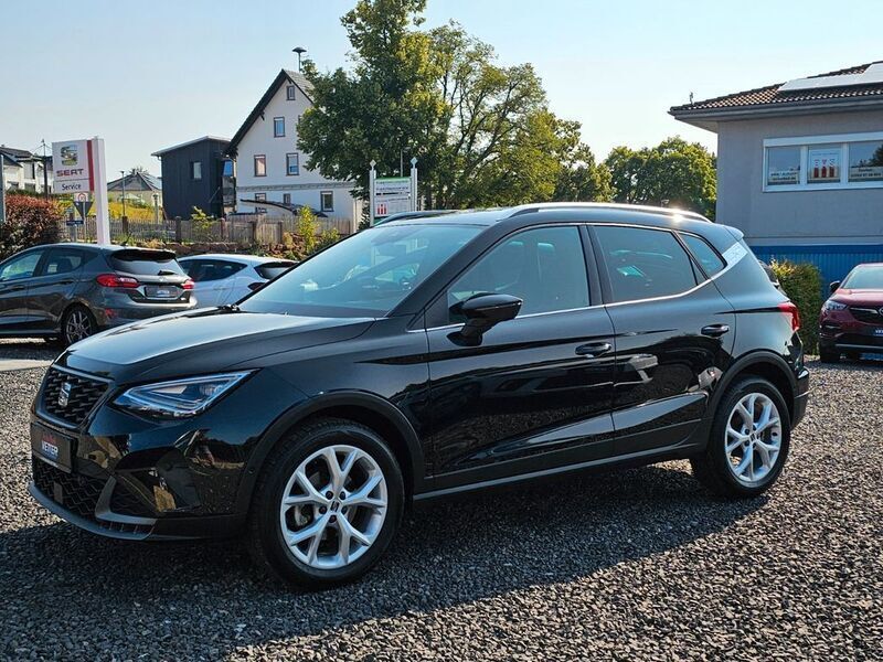 Schwarz Gebraucht 2024 Seat Arona FR SUV | 23.960 € (Etwas zu teuer) - Bild 1/4
