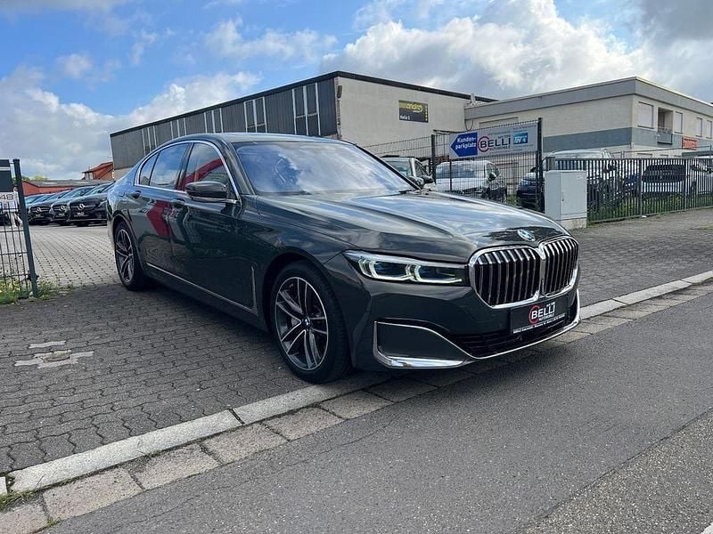 Gebraucht BMW 750 400 PS (294 kW) 2019 Grau Limousine